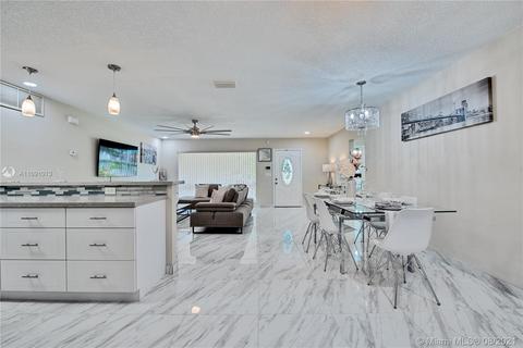 5300 Pierce St, Hollywood, FL 33021 photo 3