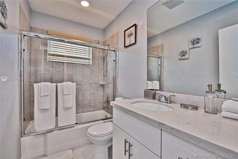 5300 Pierce St, Hollywood, FL 33021 photo 1