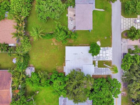 7902 SW 68th Ave, South Miami, FL 33143 photo 5