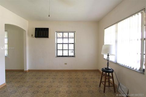 830 E 16th Pl, Hialeah, FL 33010 photo 3