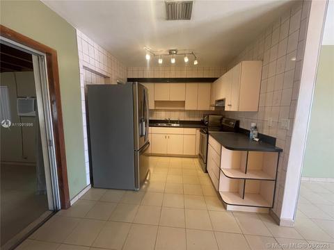 175 E 50th Pl, Hialeah, FL 33013 photo 6