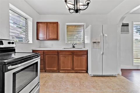 263 E 18th St, Hialeah, FL 33010 photo 22