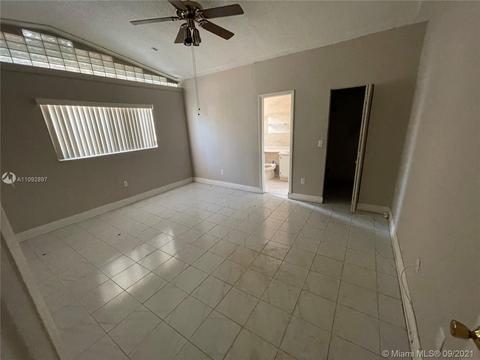 7885 W 5th Ct, Hialeah, FL 33014 photo 3