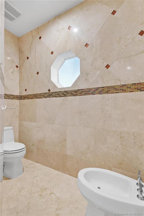 498 E 42nd St, Hialeah, FL 33013 photo 37