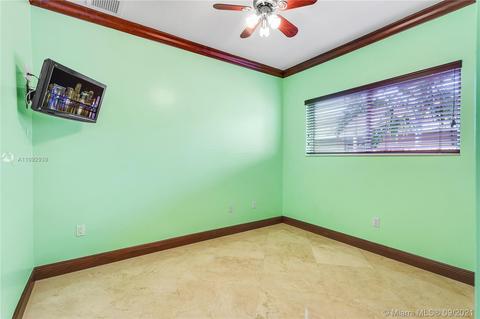 498 E 42nd St, Hialeah, FL 33013 photo 12