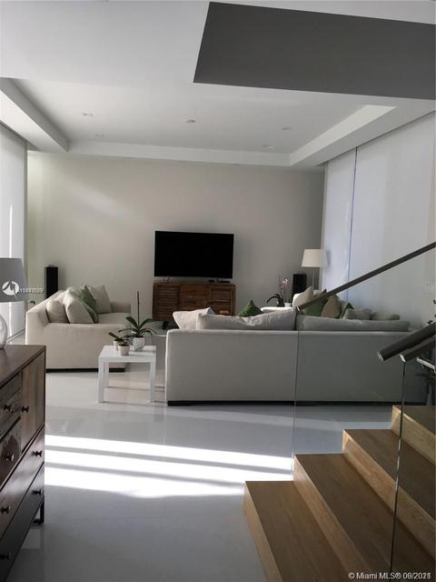 642 Hampton Ln, Key Biscayne, FL 33149 photo 2
