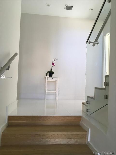 642 Hampton Ln, Key Biscayne, FL 33149 photo 4