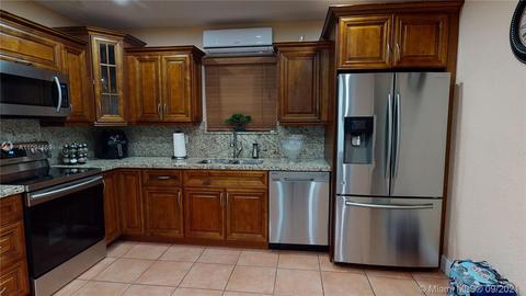 320 E 40th St, Hialeah, FL 33013 photo 5
