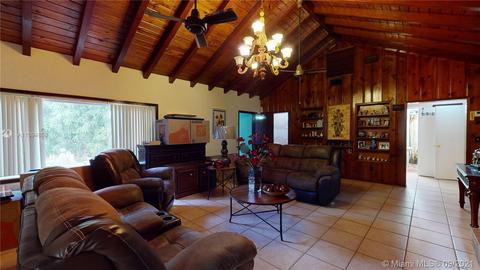 320 E 40th St, Hialeah, FL 33013 photo 11