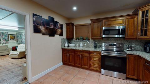 320 E 40th St, Hialeah, FL 33013 photo 9