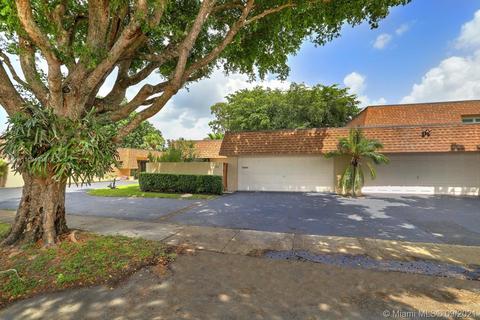 19109 E Lake Dr, Hialeah, FL 33015 photo 29