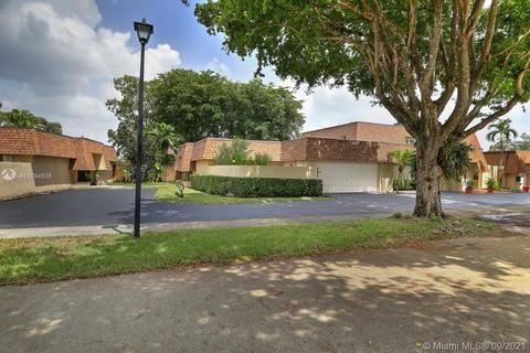 19109 E Lake Dr, Hialeah, FL 33015 photo 30