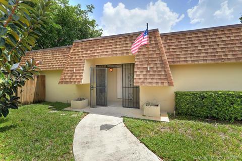 19109 E Lake Dr, Hialeah, FL 33015 photo 1