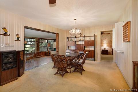 19109 E Lake Dr, Hialeah, FL 33015 photo 12