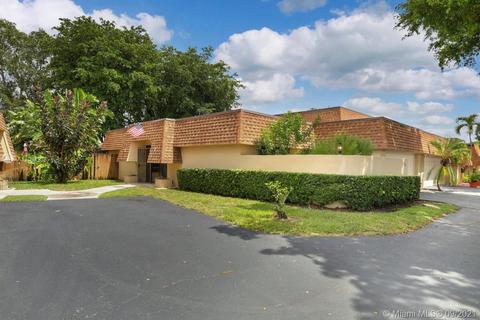 19109 E Lake Dr, Hialeah, FL 33015 photo 3