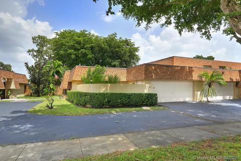 19109 E Lake Dr, Hialeah, FL 33015 photo 2