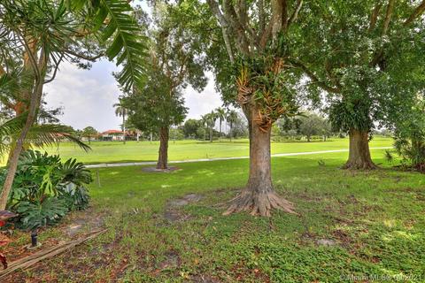 19109 E Lake Dr, Hialeah, FL 33015 photo 26