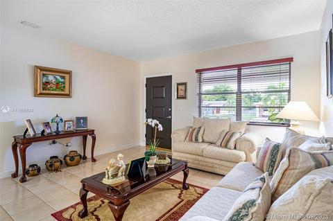 134 E 10th St, Hialeah, FL 33010 photo 4