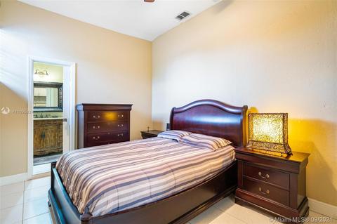 134 E 10th St, Hialeah, FL 33010 photo 12