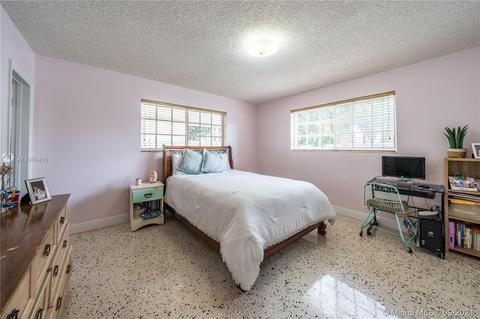 4285 E 10th Ave, Hialeah, FL 33013 photo 8