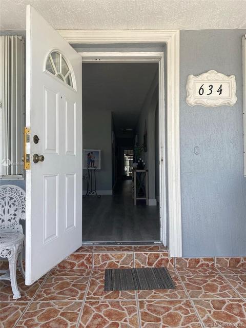 634 E 44th St, Hialeah, FL 33013 photo 2