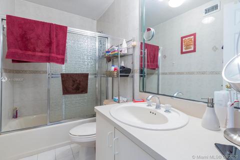 210 E 46th St, Hialeah, FL 33013 photo 8