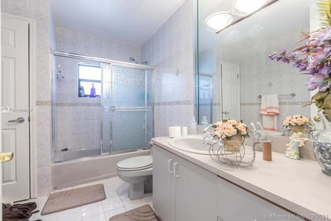 210 E 46th St, Hialeah, FL 33013 photo 7