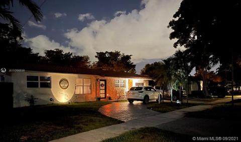 14440 Harris Pl, Miami Lakes, FL 33014 photo 1