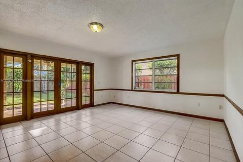 8331 NW 166th Ter, Miami Lakes, FL 33016 photo 6