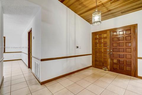 8331 NW 166th Ter, Miami Lakes, FL 33016 photo 15