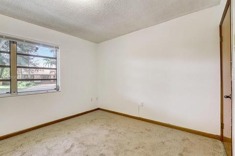 8331 NW 166th Ter, Miami Lakes, FL 33016 photo 22