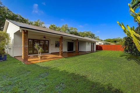 8331 NW 166th Ter, Miami Lakes, FL 33016 photo 27