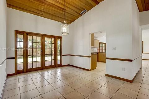 8331 NW 166th Ter, Miami Lakes, FL 33016 photo 5