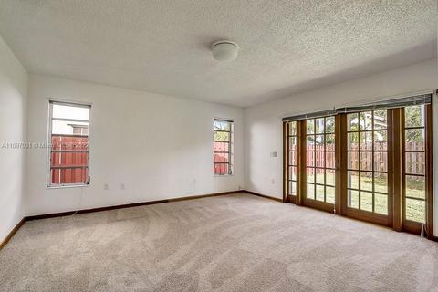 8331 NW 166th Ter, Miami Lakes, FL 33016 photo 7