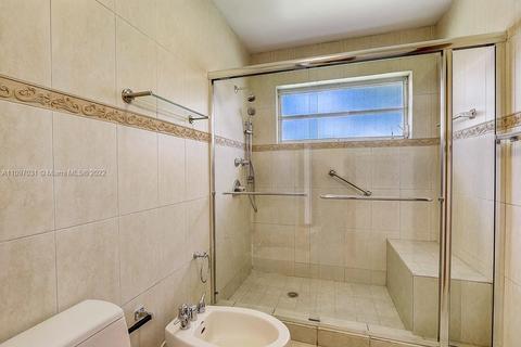 8331 NW 166th Ter, Miami Lakes, FL 33016 photo 8