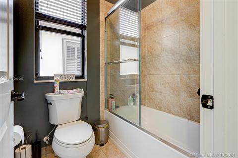 3307 W 99th Pl, Hialeah, FL 33018 photo 12