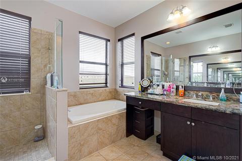 3307 W 99th Pl, Hialeah, FL 33018 photo 22