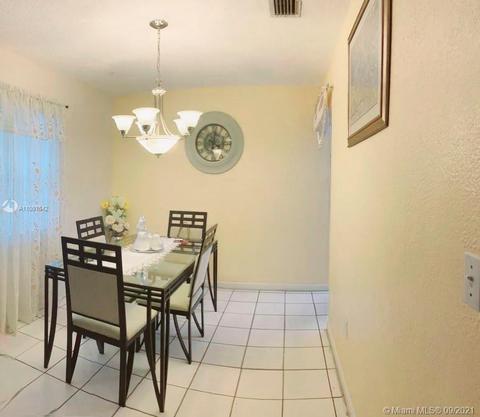 2010 Curtiss Dr, Hialeah, FL 33010 photo 5