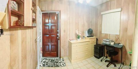 2010 Curtiss Dr, Hialeah, FL 33010 photo 10
