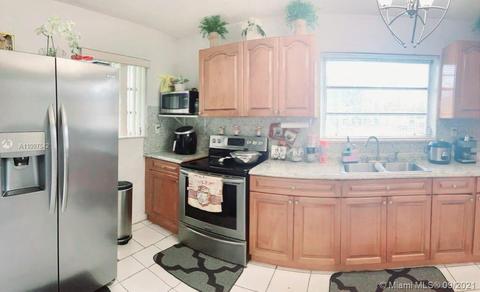 2010 Curtiss Dr, Hialeah, FL 33010 photo 6