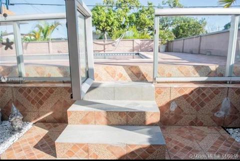 591 E 44th St, Hialeah, FL 33013 photo 3