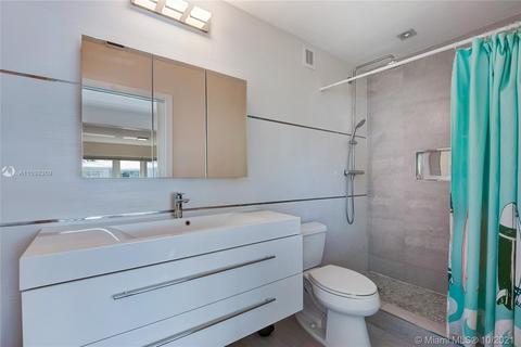 8835 Carlyle Ave, Surfside, FL 33154 photo 23
