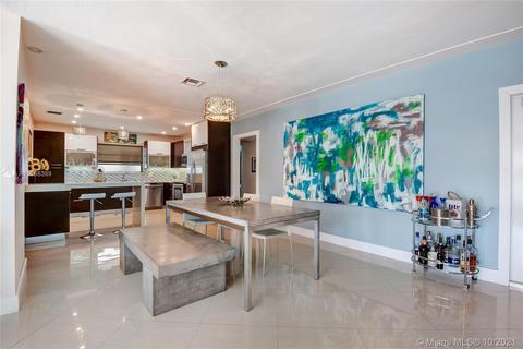 8835 Carlyle Ave, Surfside, FL 33154 photo 20
