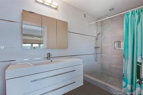 8835 Carlyle Ave, Surfside, FL 33154 photo 22