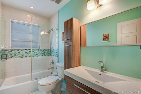8835 Carlyle Ave, Surfside, FL 33154 photo 15