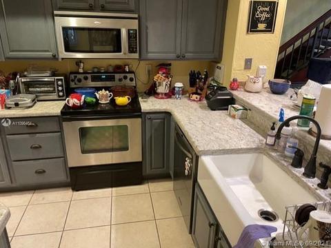 6427 Windmill Gate Rd, Miami Lakes, FL 33014 photo 5