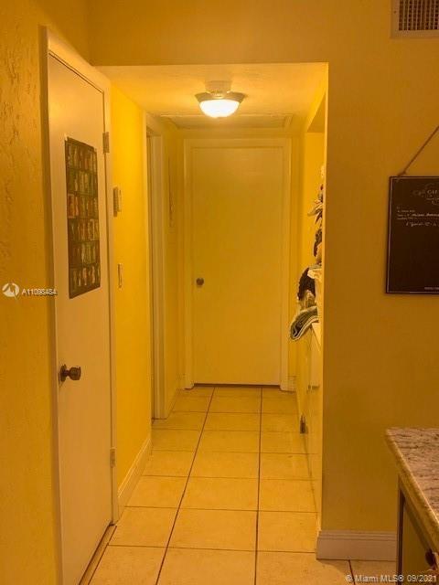 6427 Windmill Gate Rd, Miami Lakes, FL 33014 photo 11