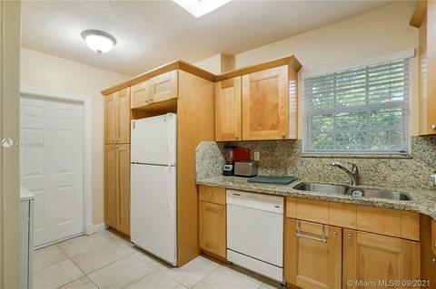 331 Santander Ave, Coral Gables, FL 33134 photo 7