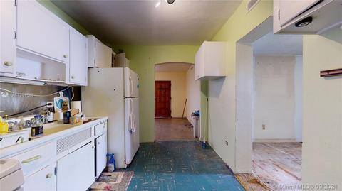 651 E 11th Pl, Hialeah, FL 33010 photo 6