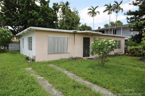 651 E 11th Pl, Hialeah, FL 33010 photo 1